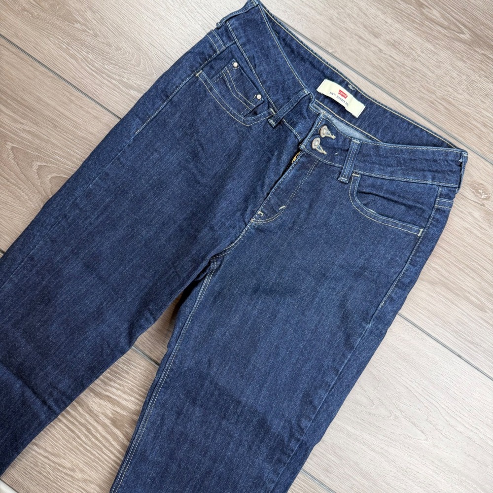 Levis Womens Jeans 526 Slender Boot Cut Dark Wash Blue 29x31.5